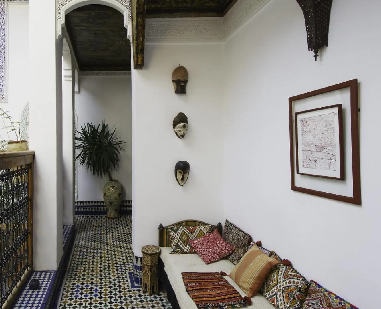 Riad Laayoun location